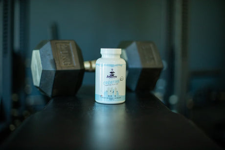 Inshape Nutrition Creatine in front of a weight lifter