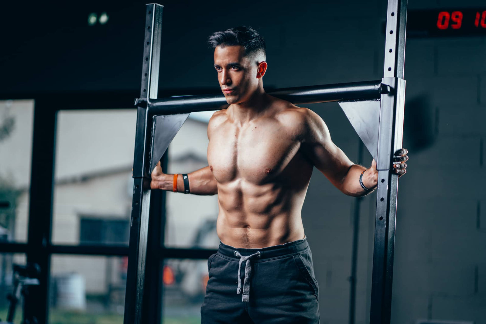 Tibo Inshape working out