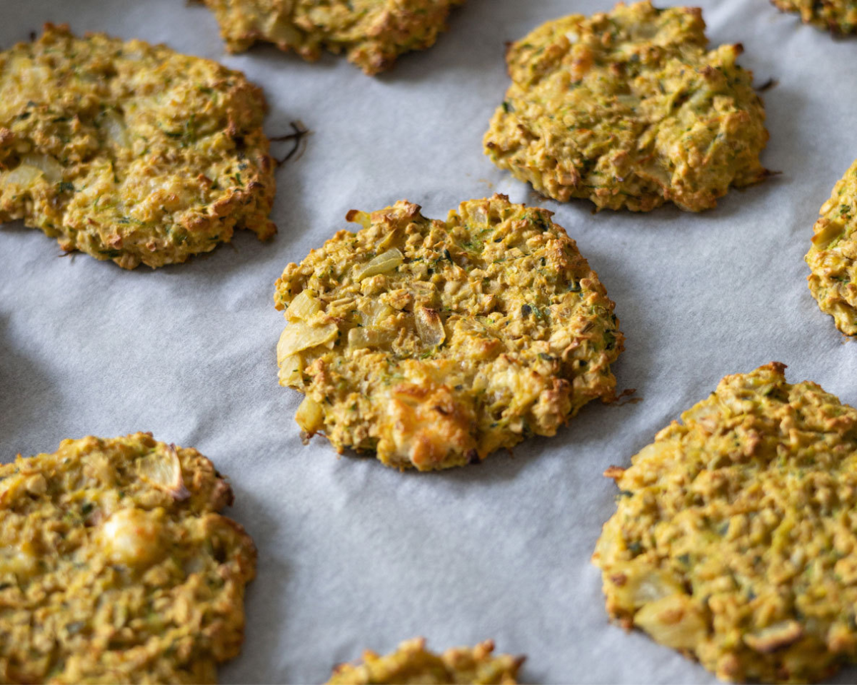 Protein patties with goat cheese and zucchini